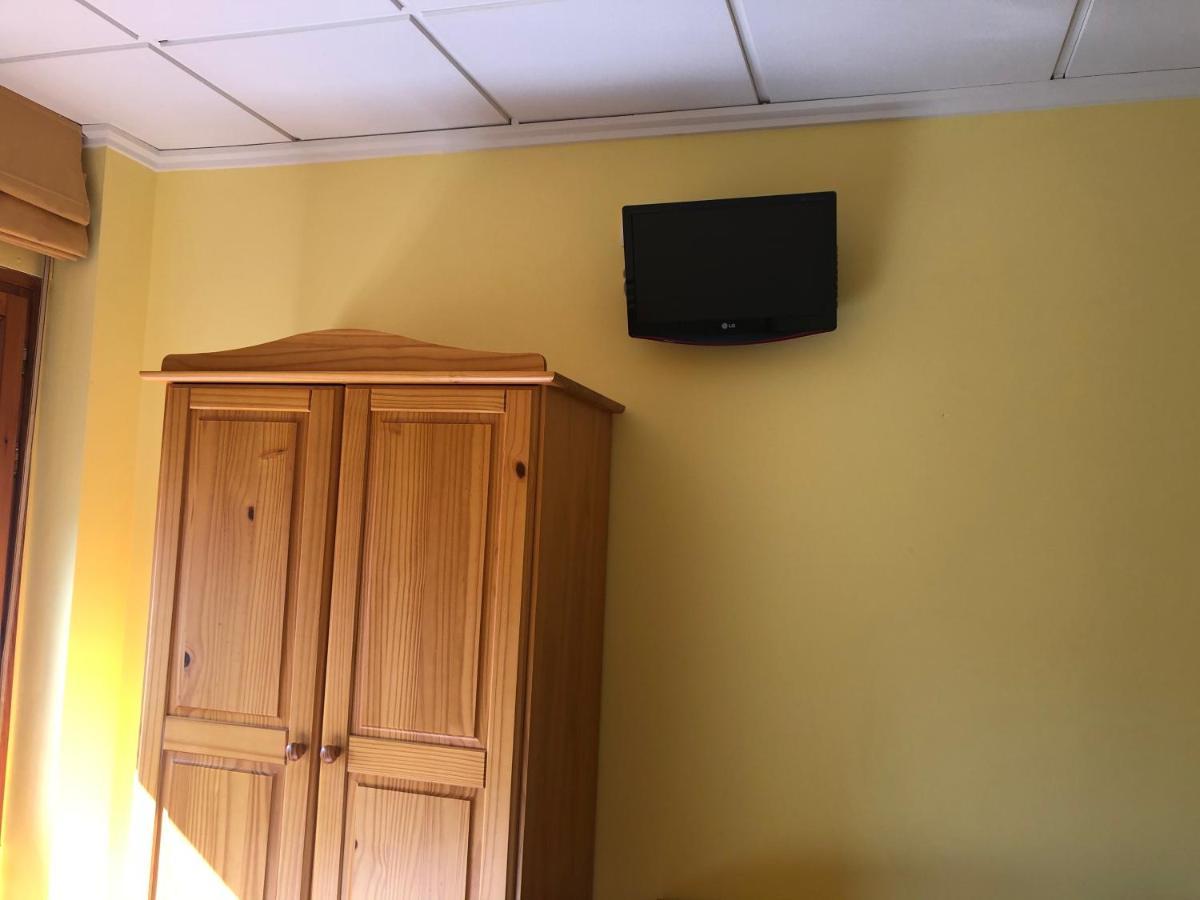 Bar Hostal Torralba De Los Sisones Eksteriør bilde