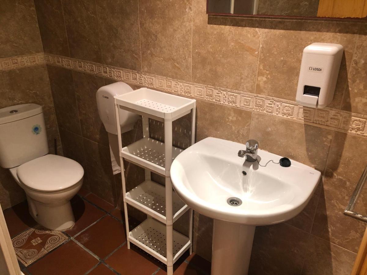 Bar Hostal Torralba De Los Sisones Eksteriør bilde