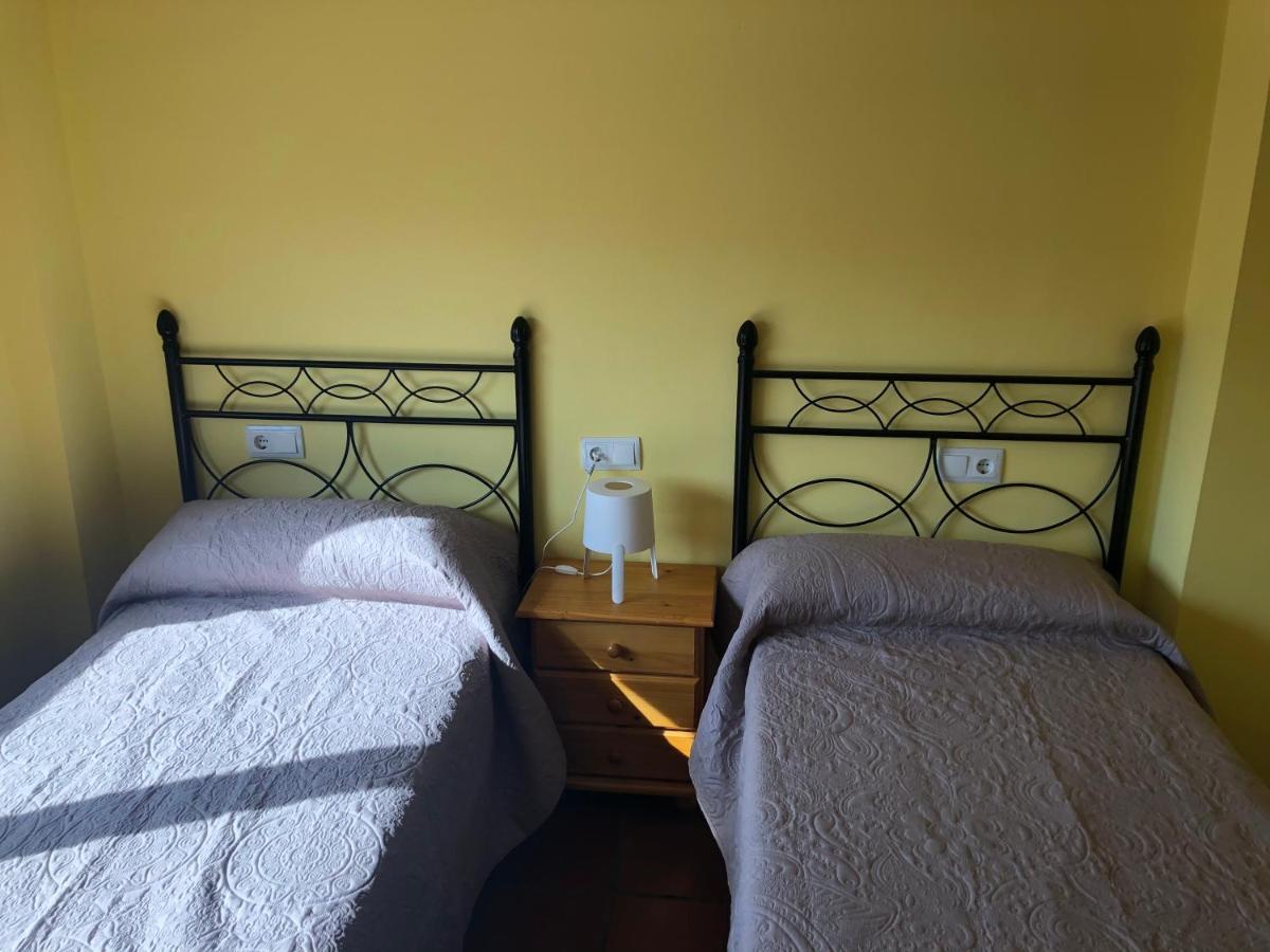 Bar Hostal Torralba De Los Sisones Eksteriør bilde
